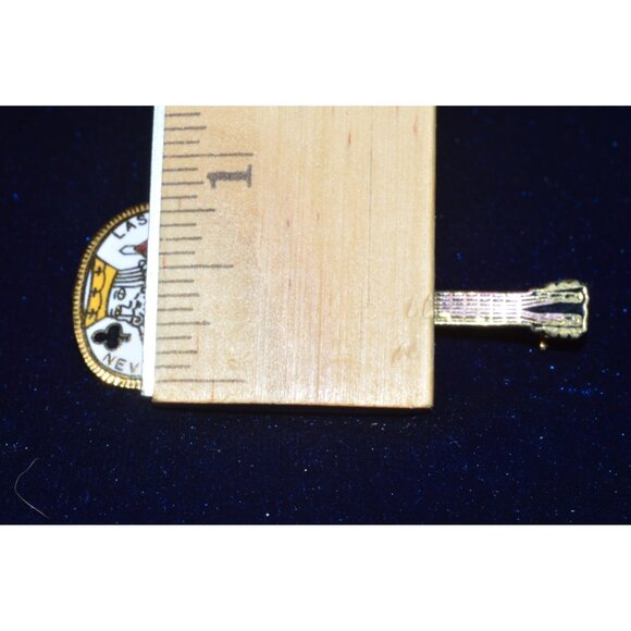 Vintage Hard Rock Cafe Las Vegas Nevada King of Clubs Guitar Lapel Pin Brooch - Picture 5 of 6